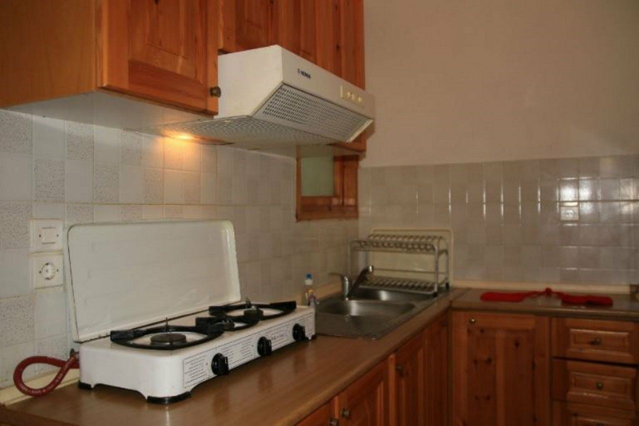 Elpida Apartment *