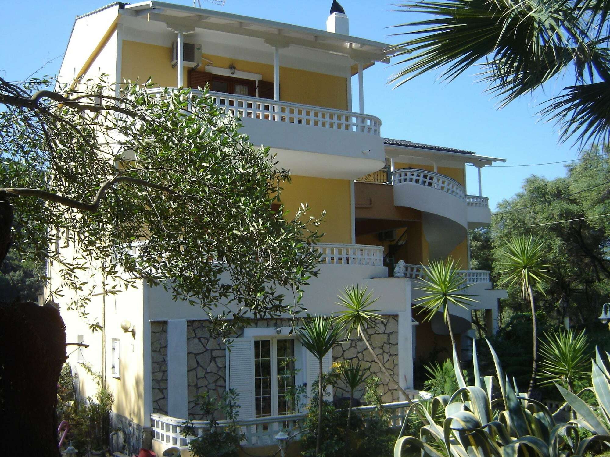 Golden Sun Apartment Parga