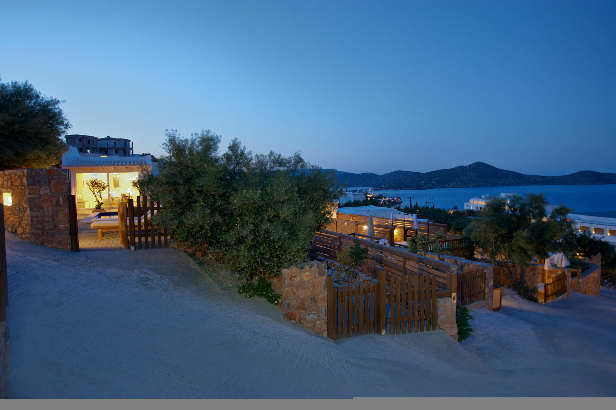 Elounda Eleon * Ellinika (Crete)