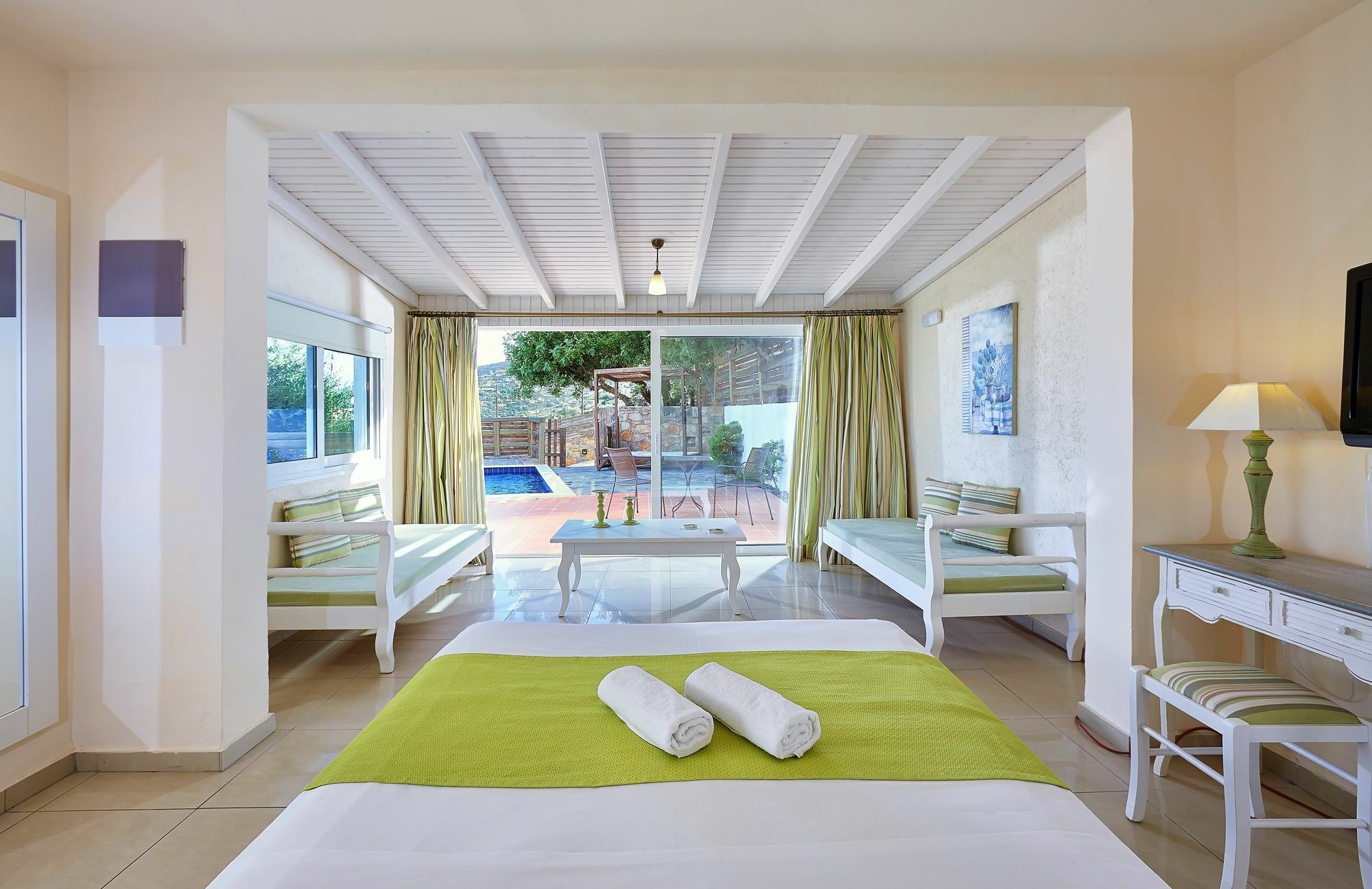 Elounda Eleon Ellinika (Crete)