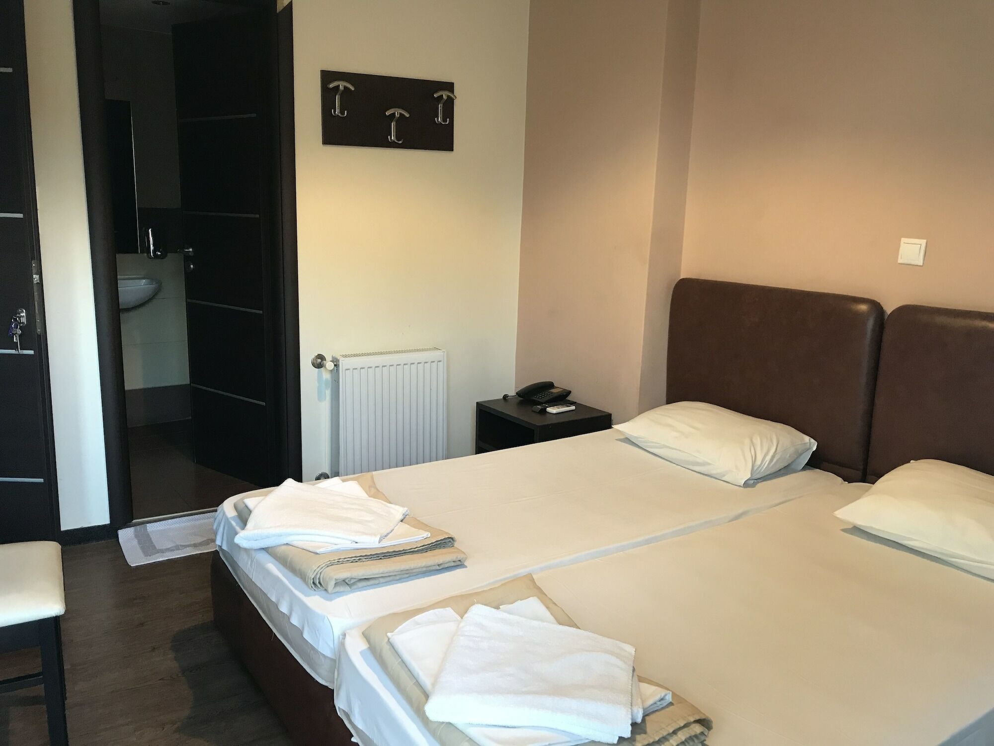 Hotel Pella Inn Hostel *