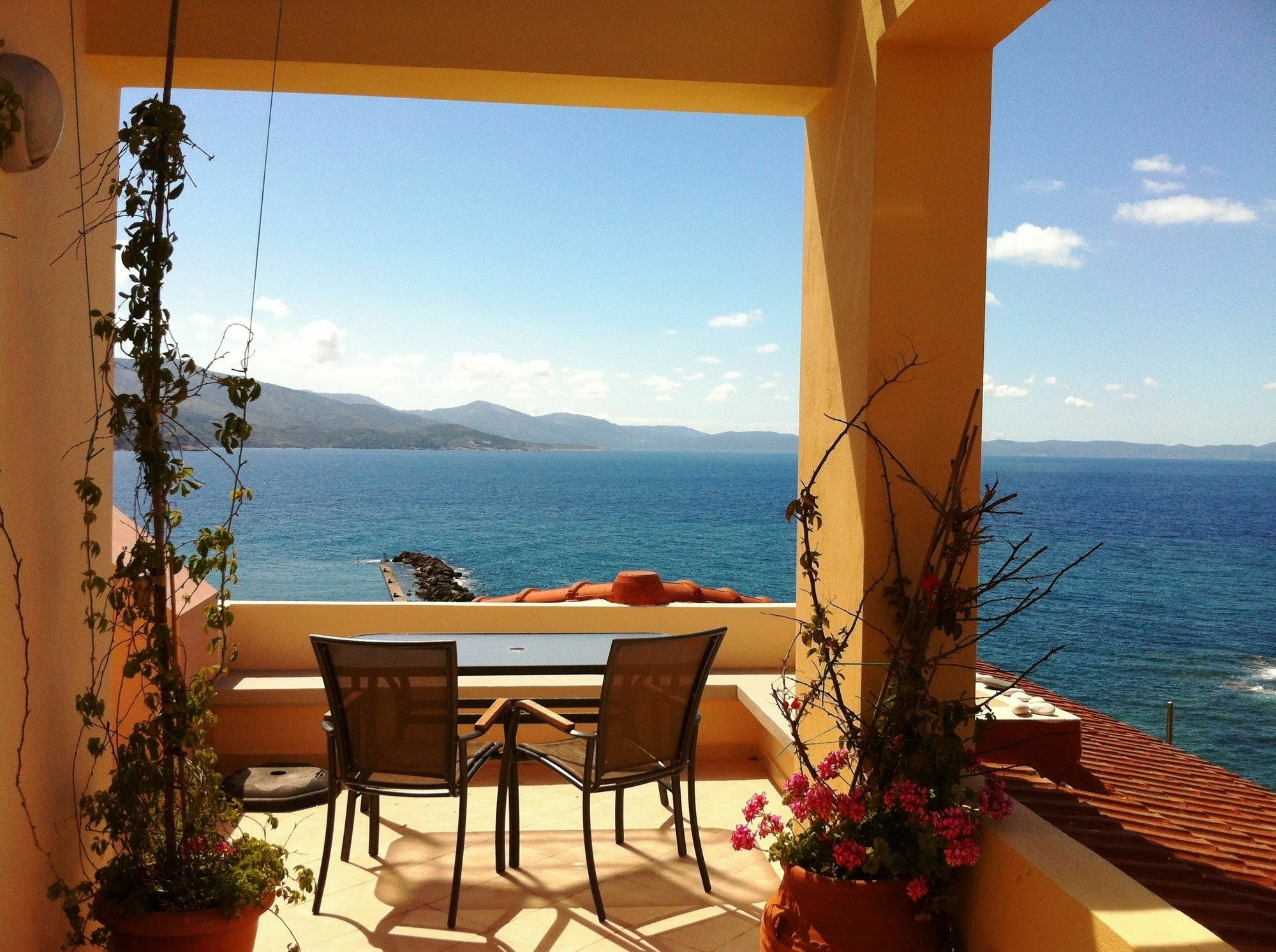 Homes Aparthotel Volissos