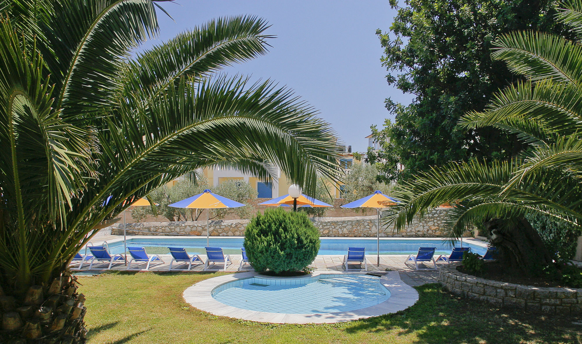 Kyveli Aparthotel 4*