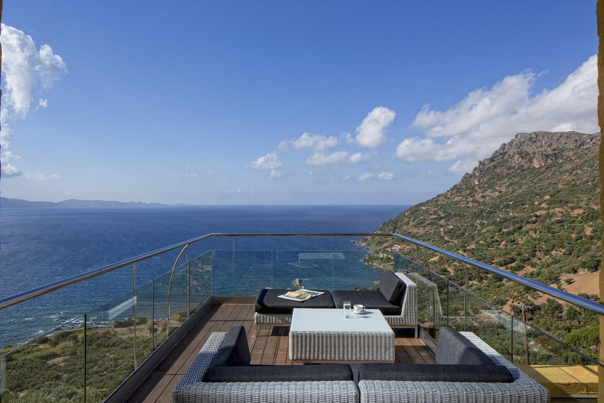 Eleni'S Serenity - Discovering Sapphire Harmonies Villa Ravdhoukha