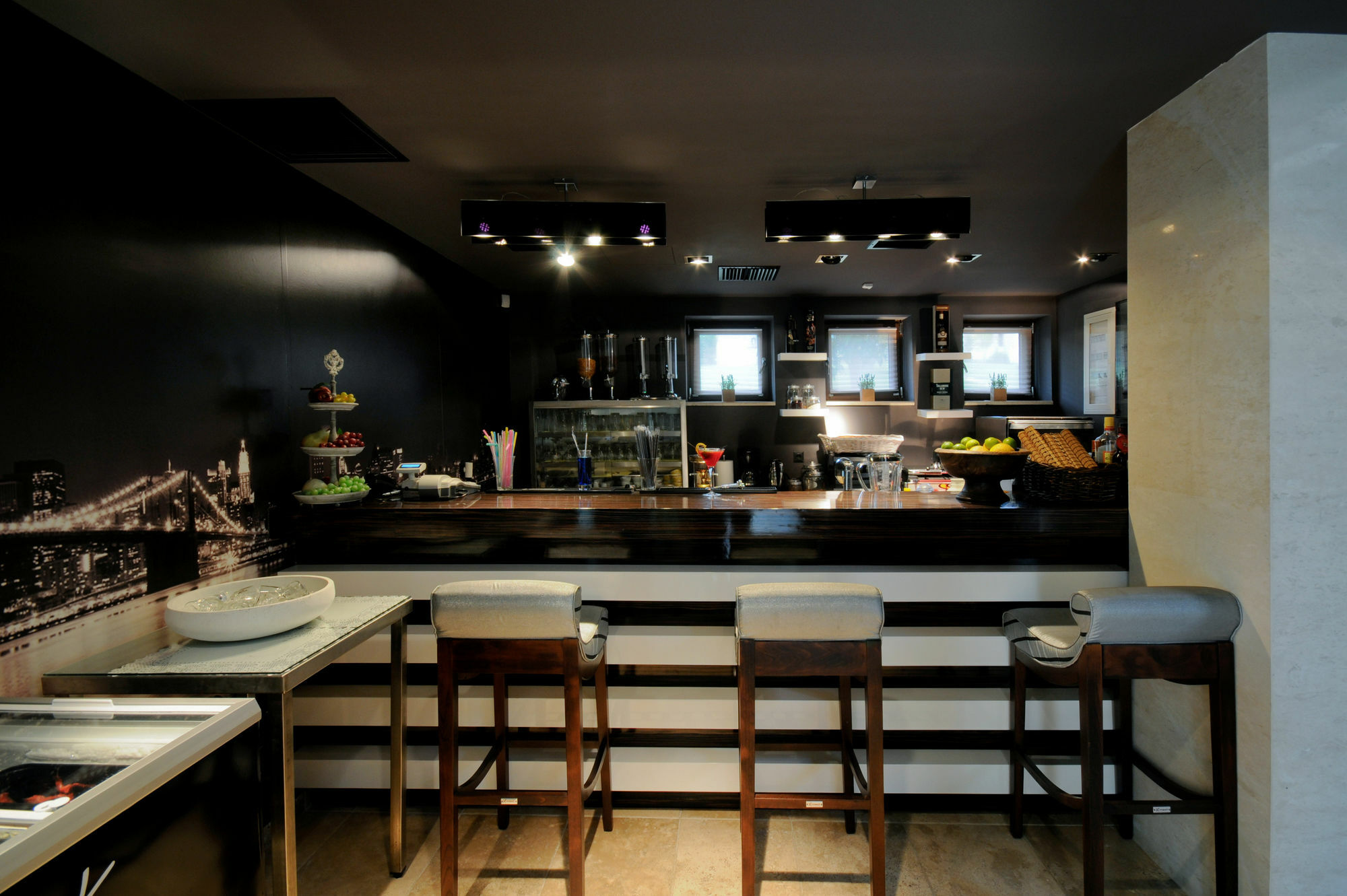 Polyastron Place Apartment