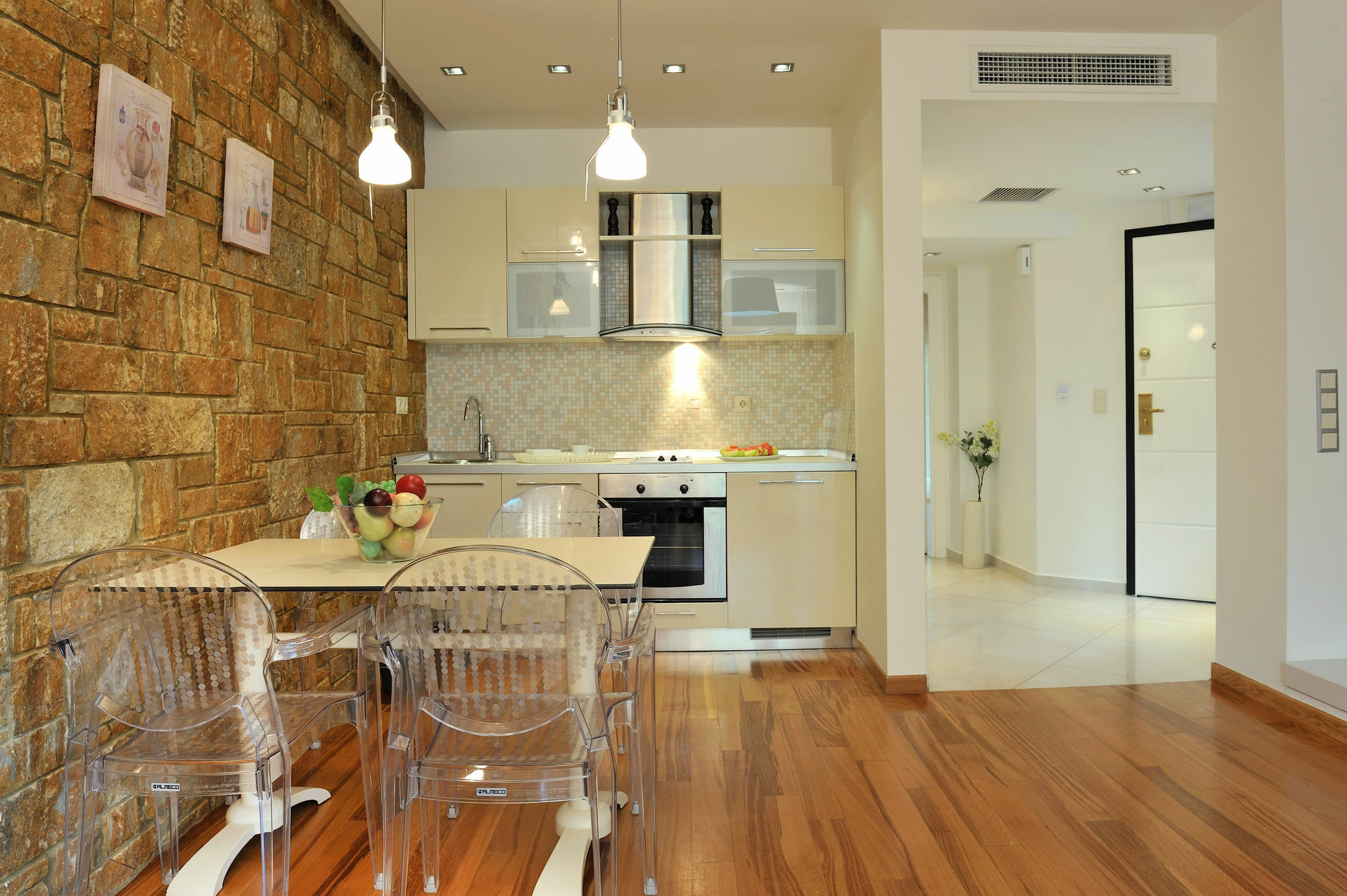Polyastron Place Apartment