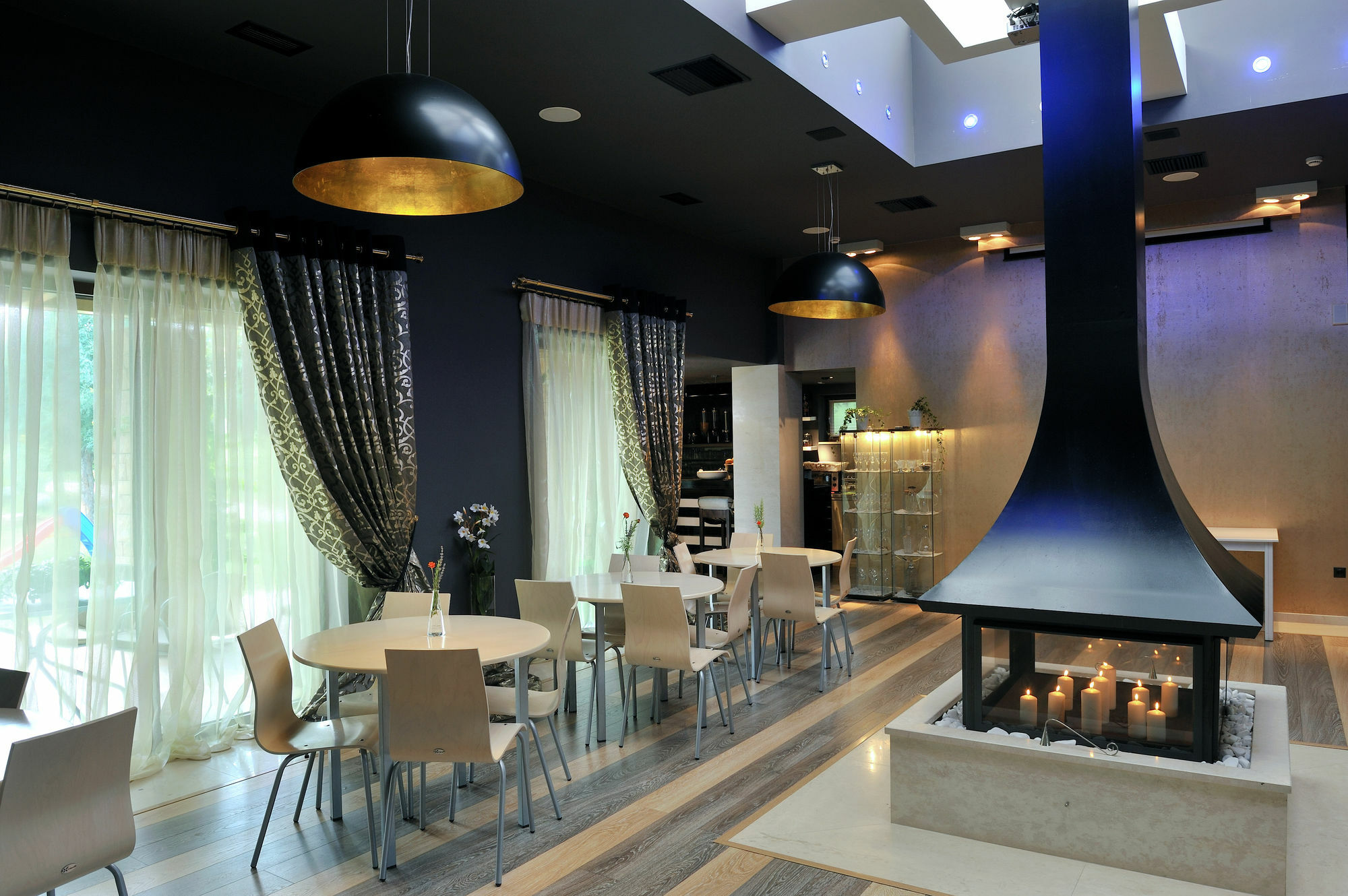 Polyastron Place Apartment *