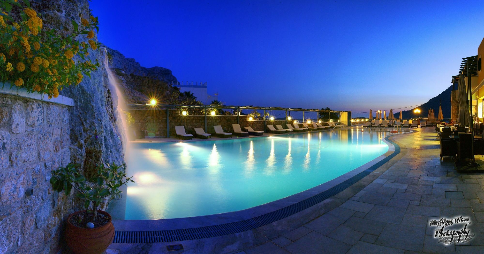 Aparthotel Elena Village 4*