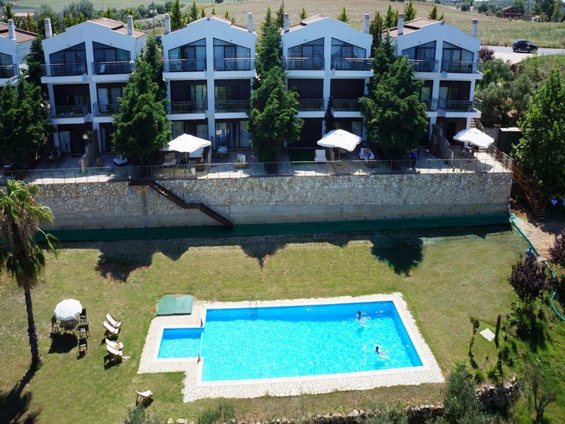 Paressa Villa *