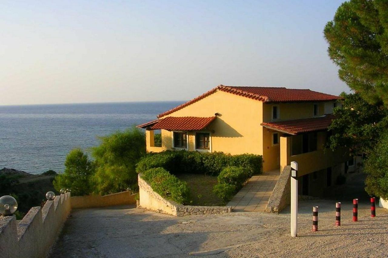 Aparthotel Celia 2*