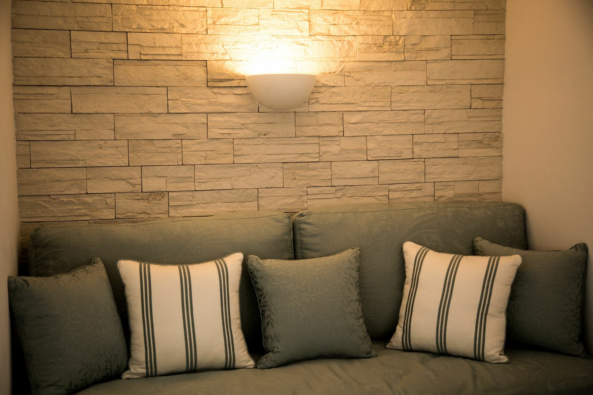 Renieris Apartment *