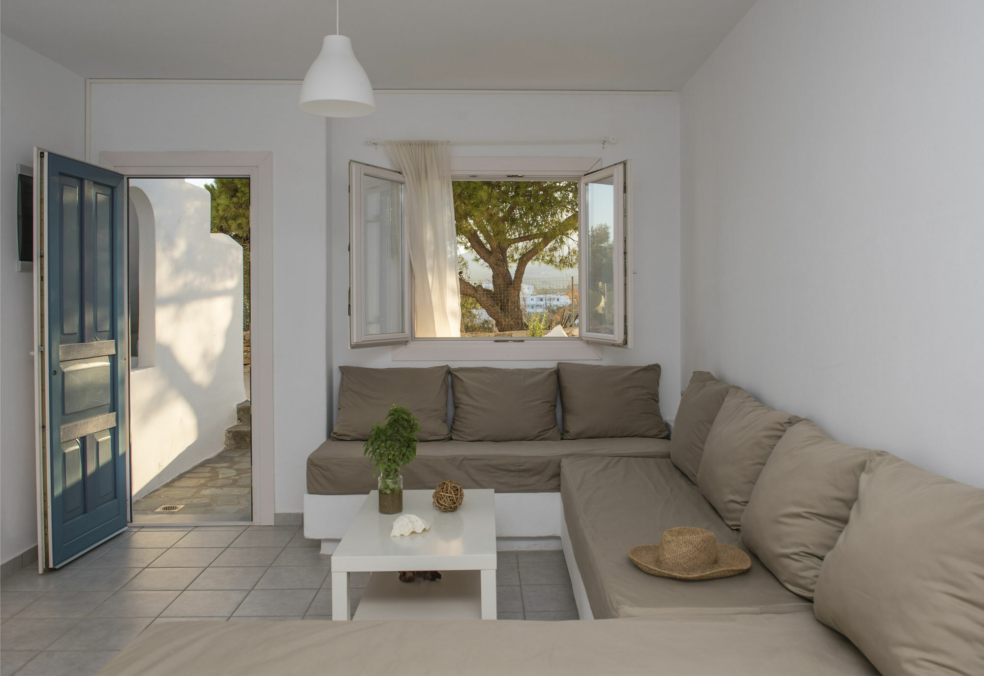 Cleopatra Homes Piso Livadi