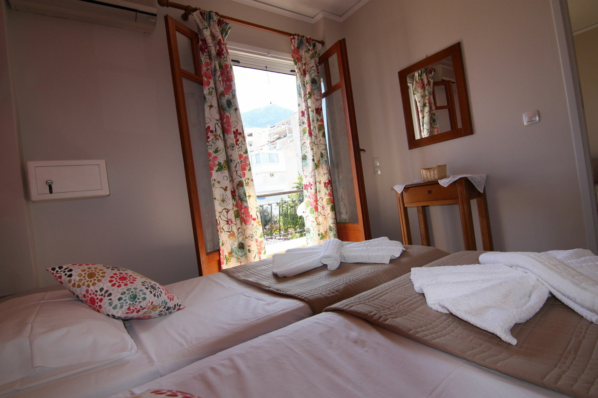 Oasis Apartment Tolo