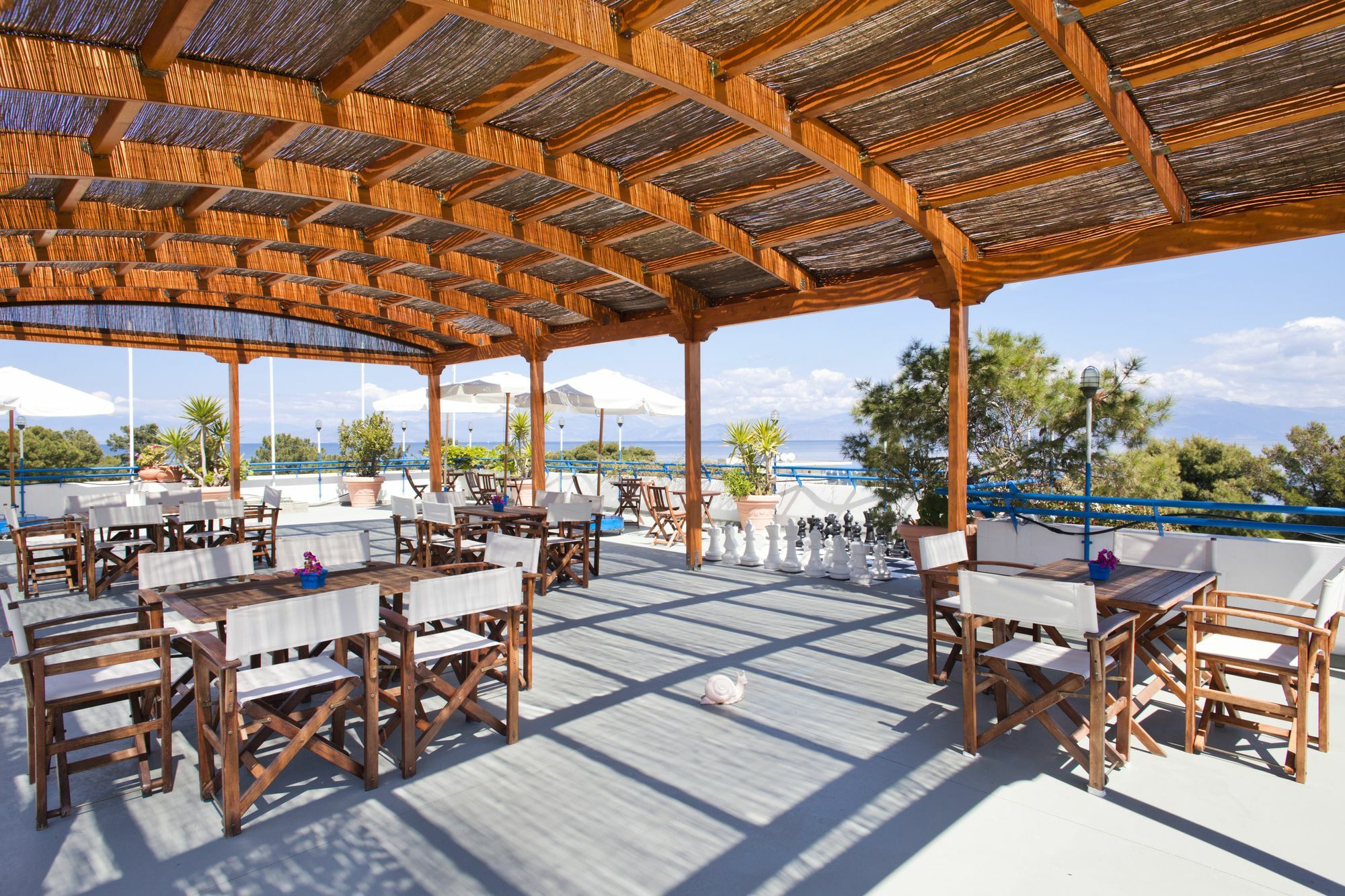 Daphne's Club 3*