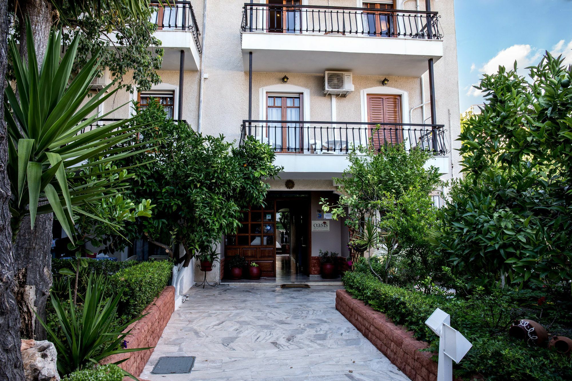 Oasis Apartment