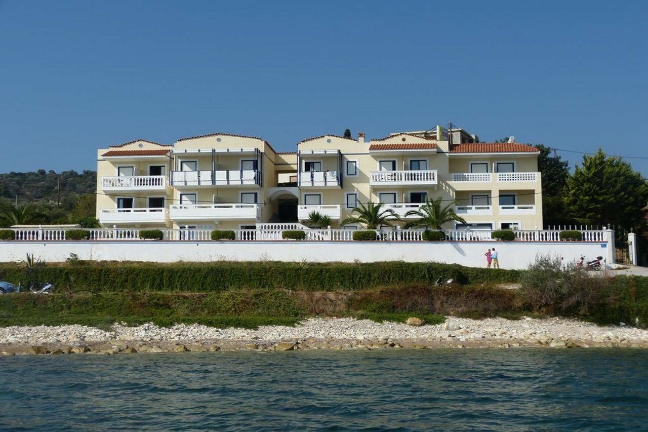 Ostria Seaside And 4*