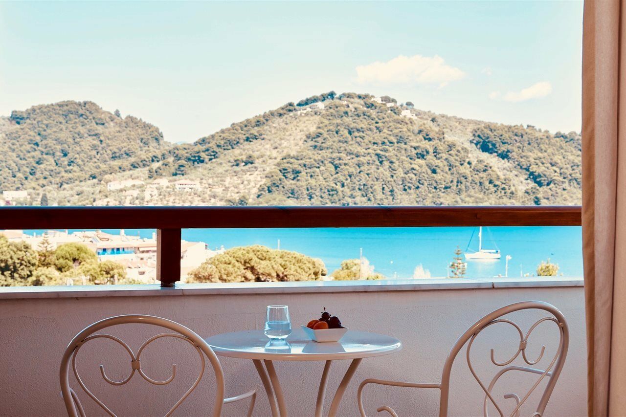 Aparthotel Living Skiathos Town