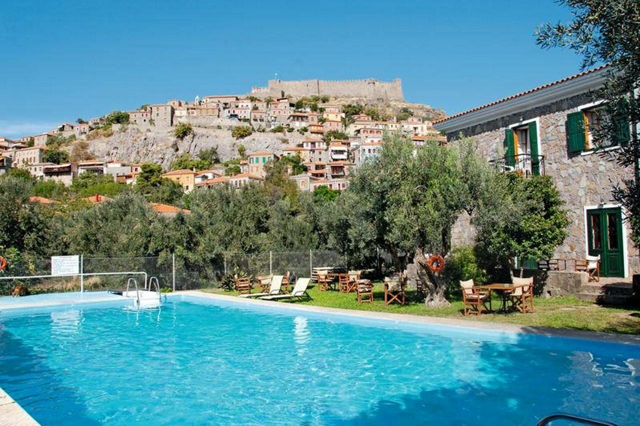 Amfitriti Hotel 3*