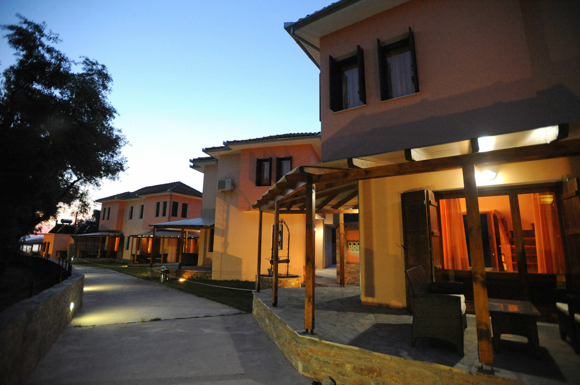 Symmetron Aparthotel 3*