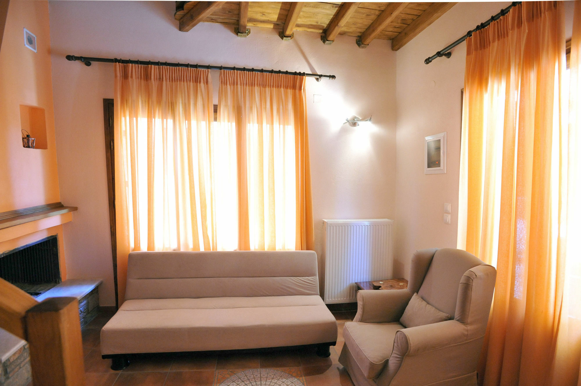 Symmetron Aparthotel 3*