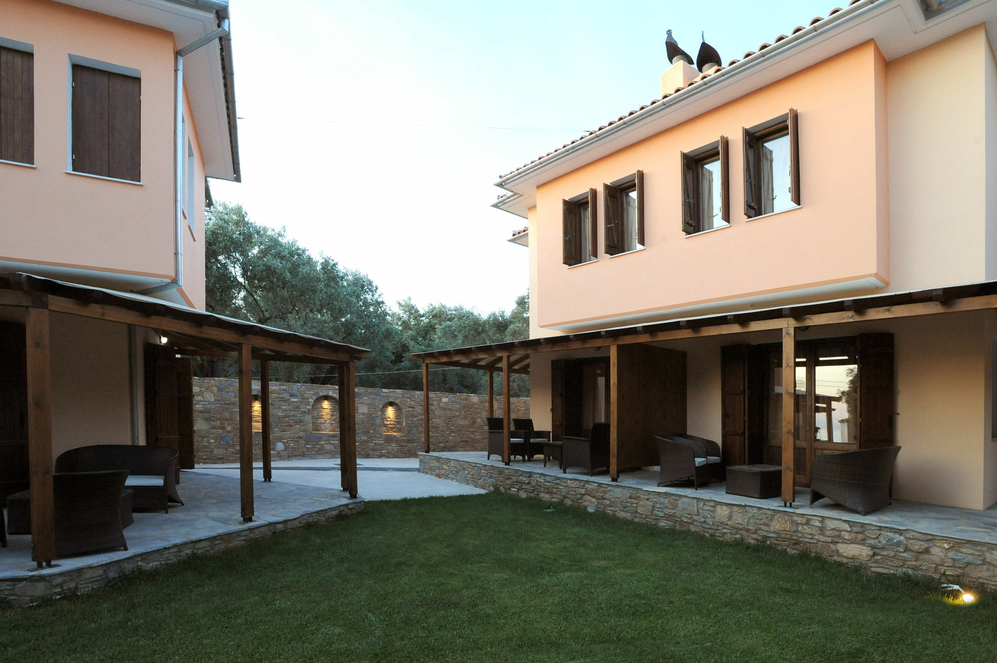 Symmetron Aparthotel