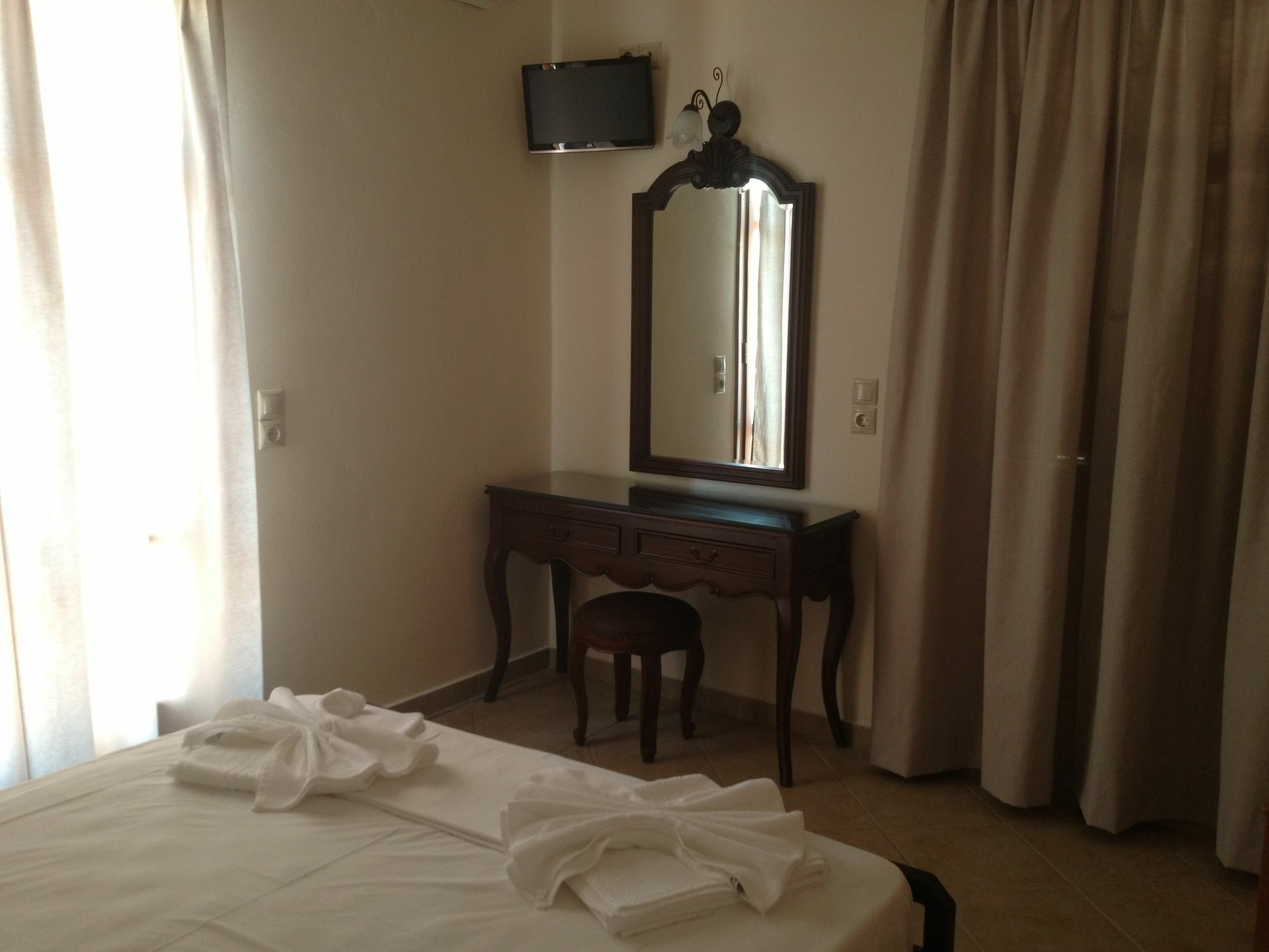 Maria's & Studios Apartment