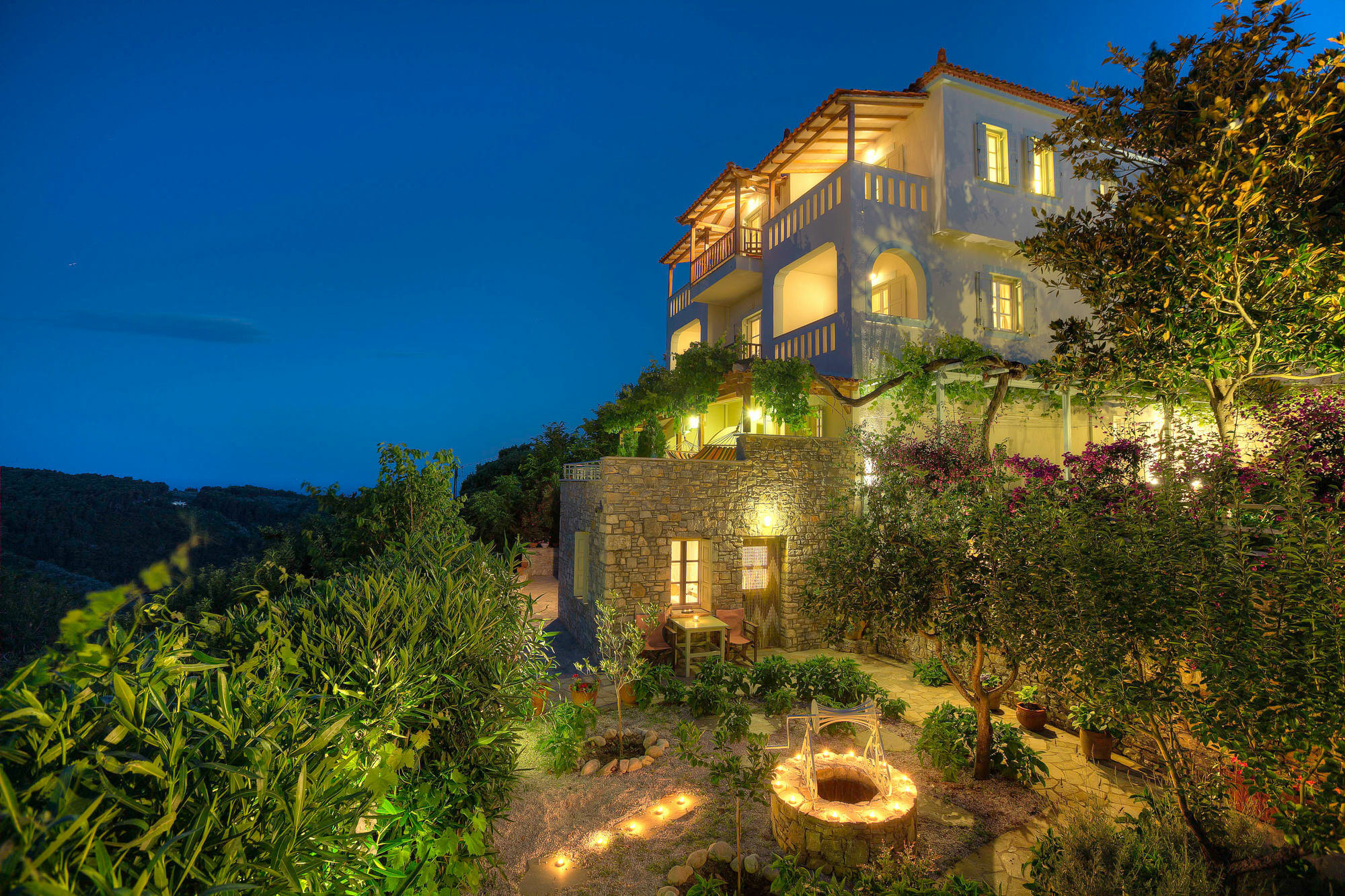 Konstantina Studios Aparthotel 3*
