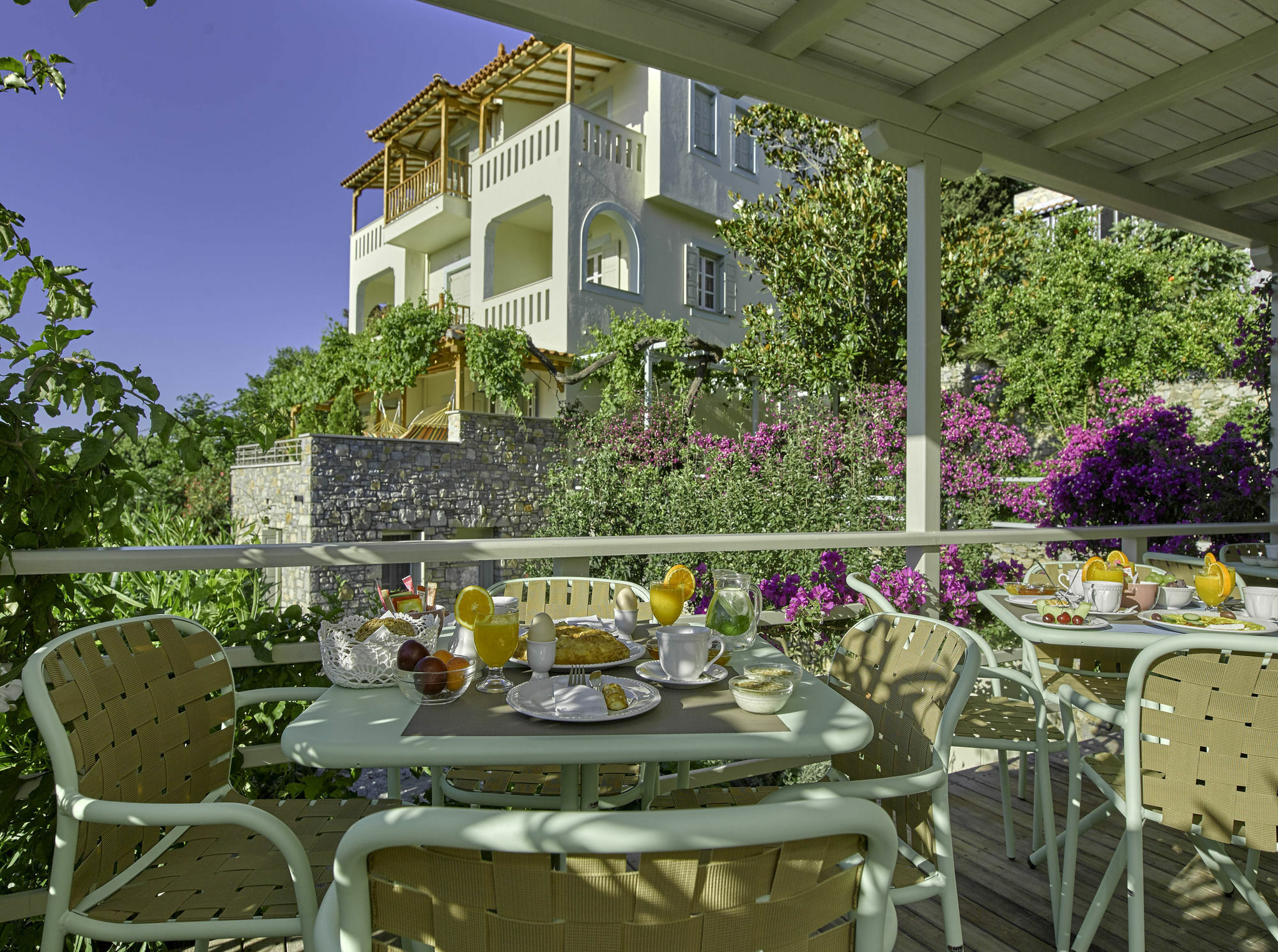 Konstantina Studios Alonnisos Town