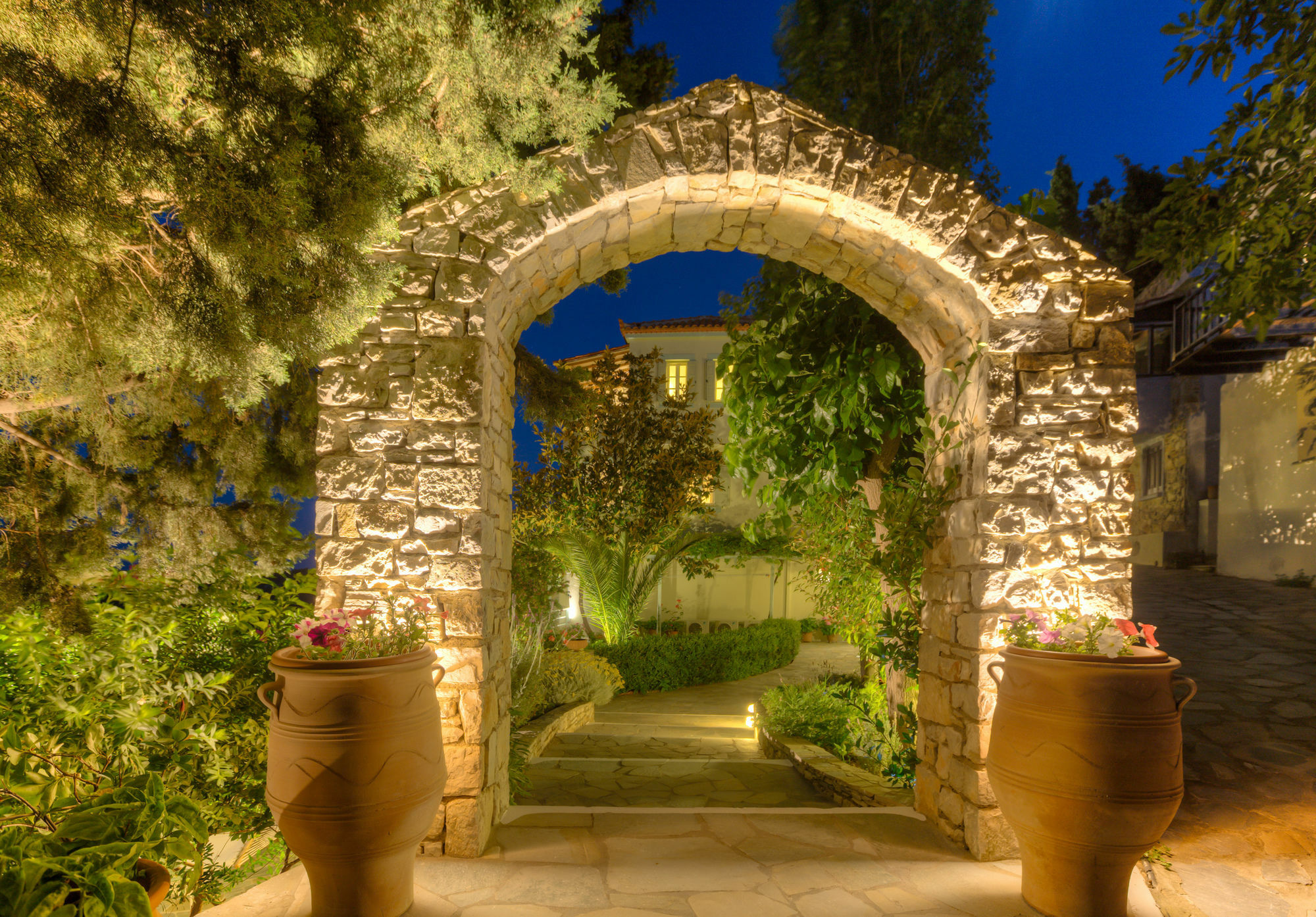 Konstantina Studios Alonnisos Town
