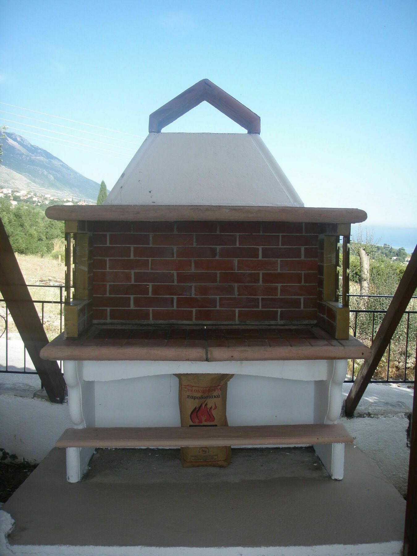 Manolia Trapezaki (Kefalonia)