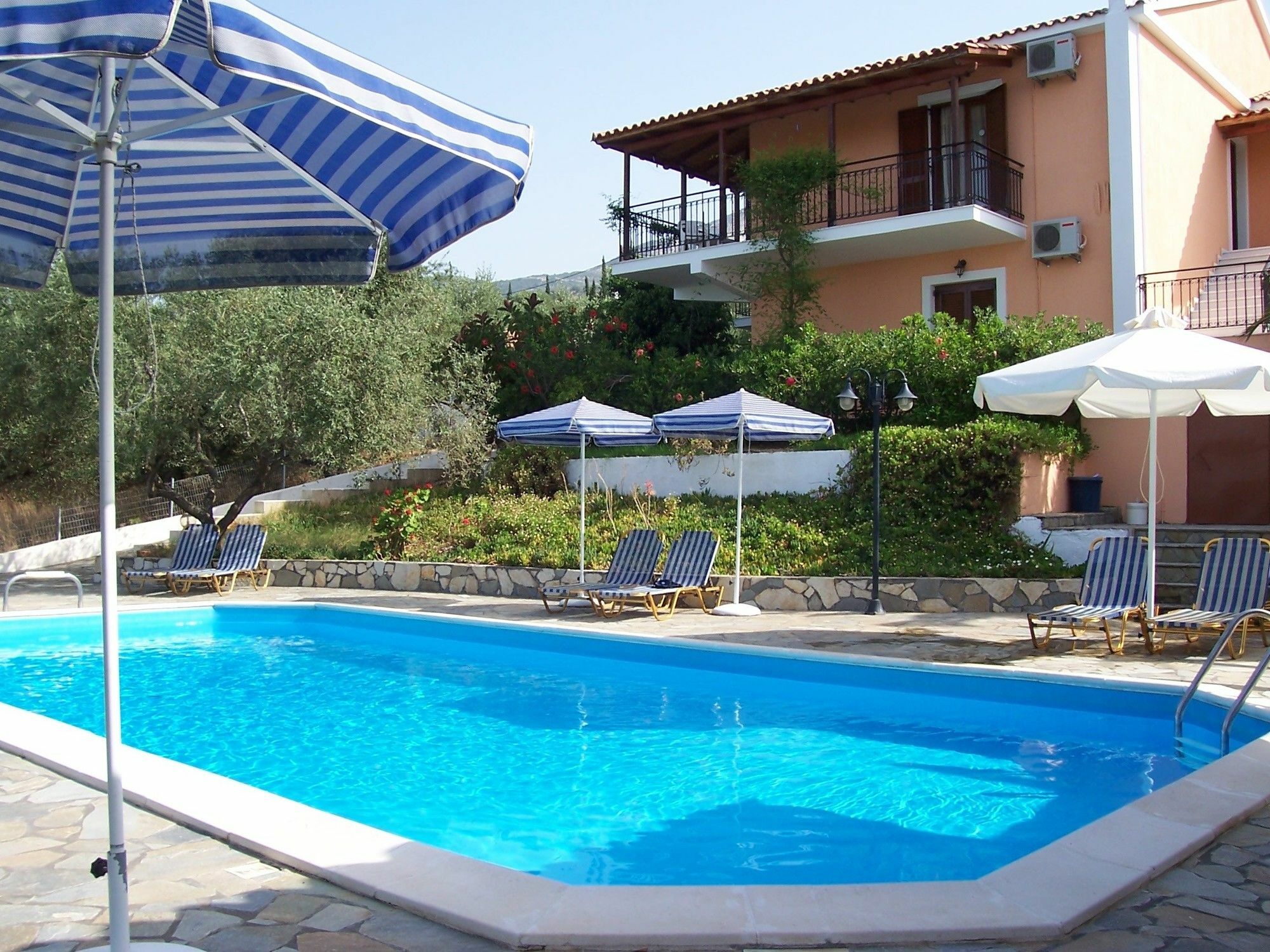 Apartment Manolia *