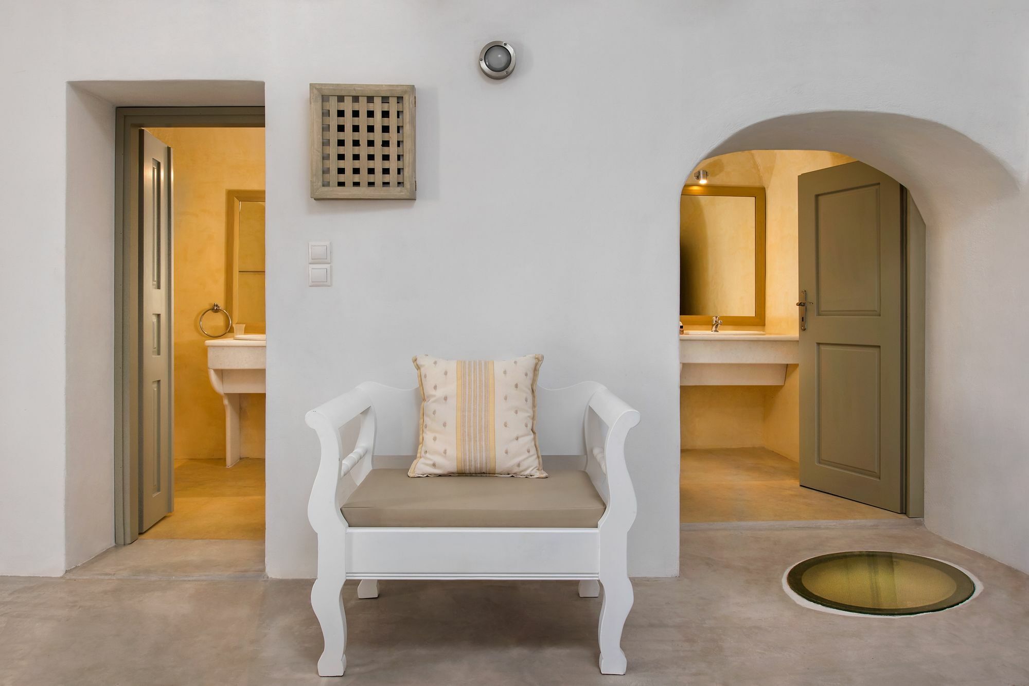 Filotimo Cave Aparthotel