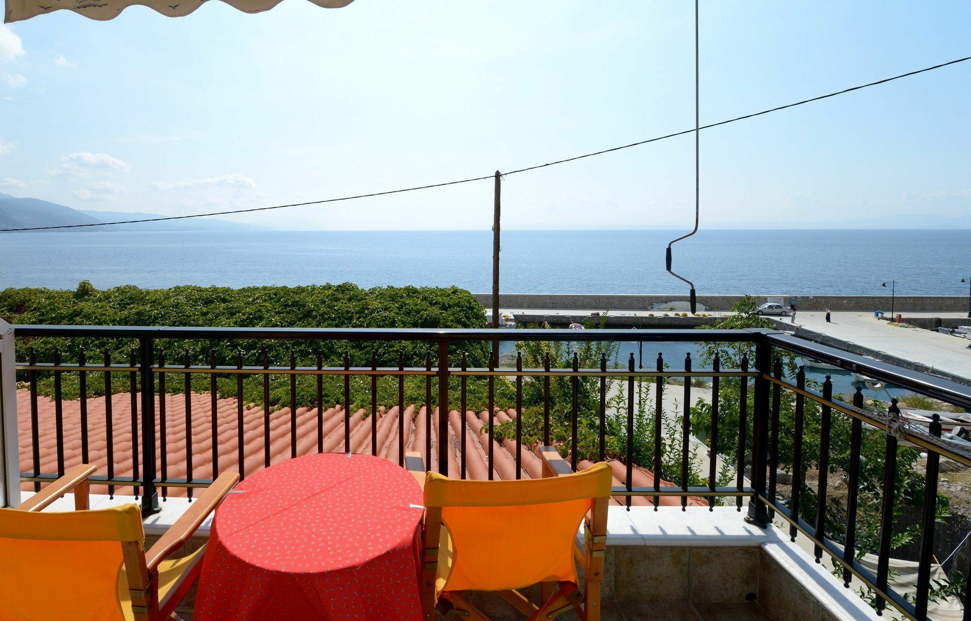Aparthotel Pharos 2*