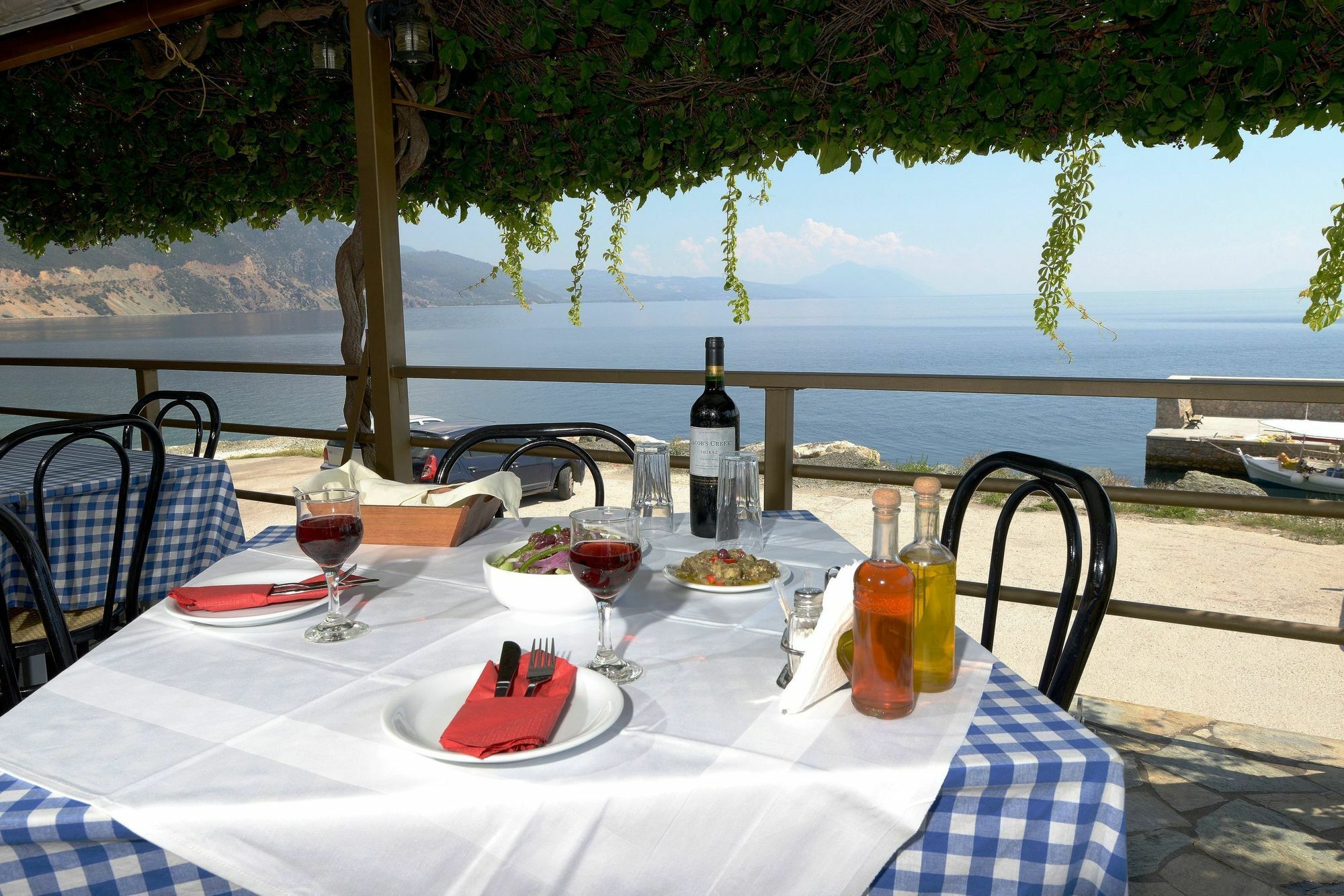 Pharos Aparthotel 2*