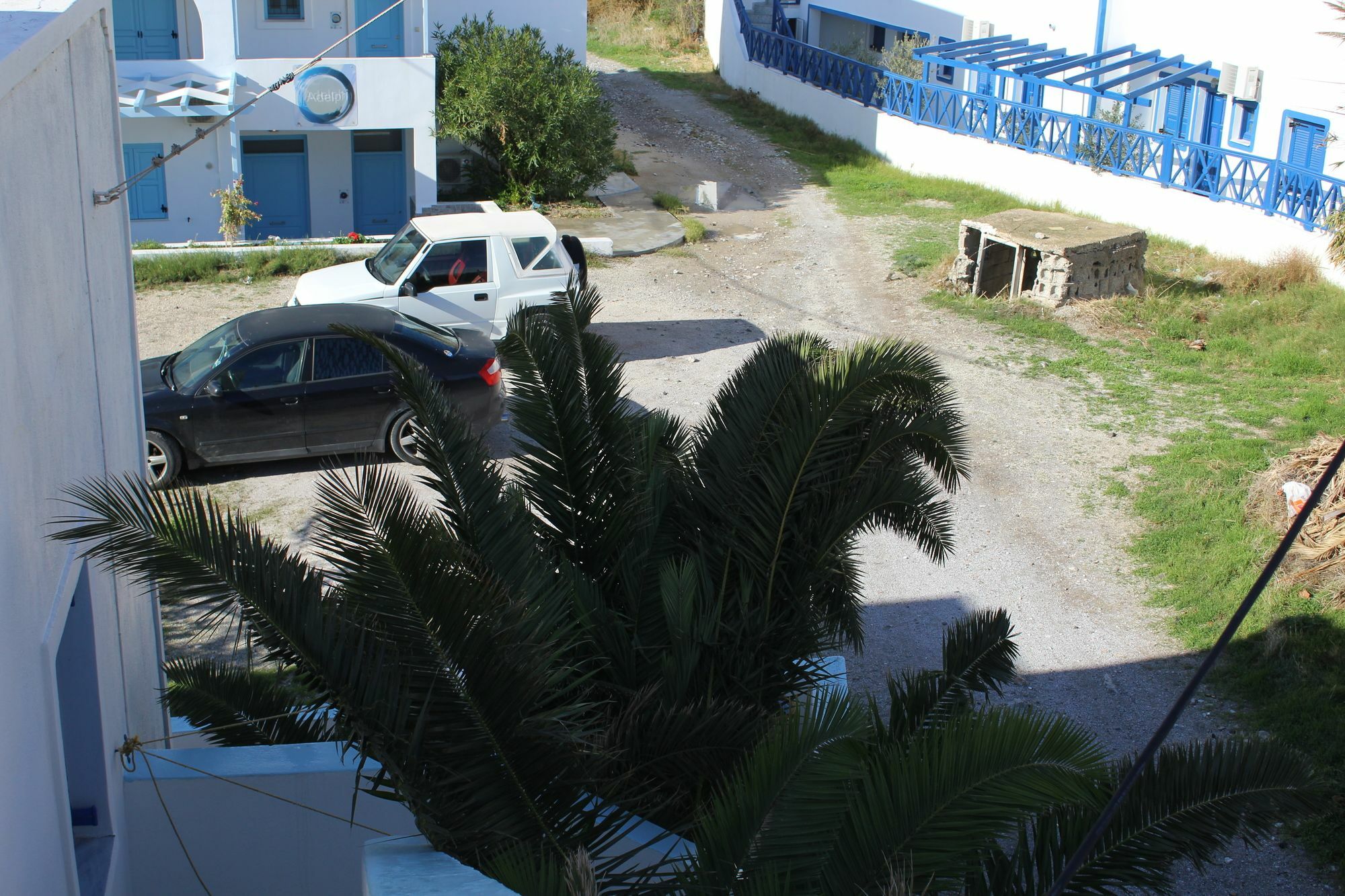 Halaris Apartment