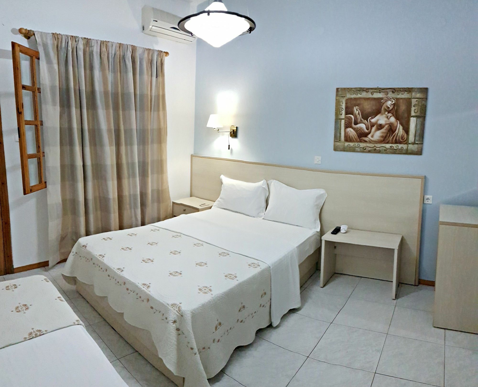 Efrosini & Paralia Panteleimonos