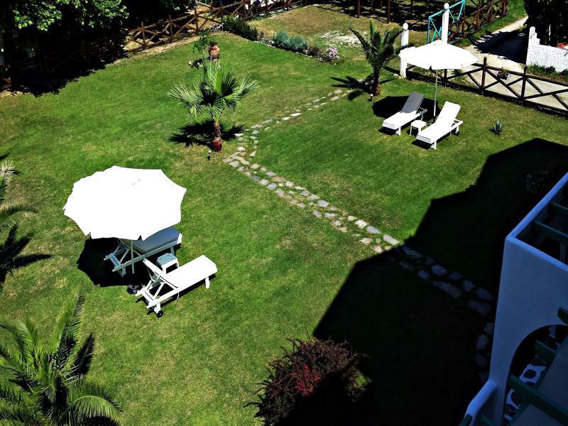Efrosini & Aparthotel Paralia Panteleimonos