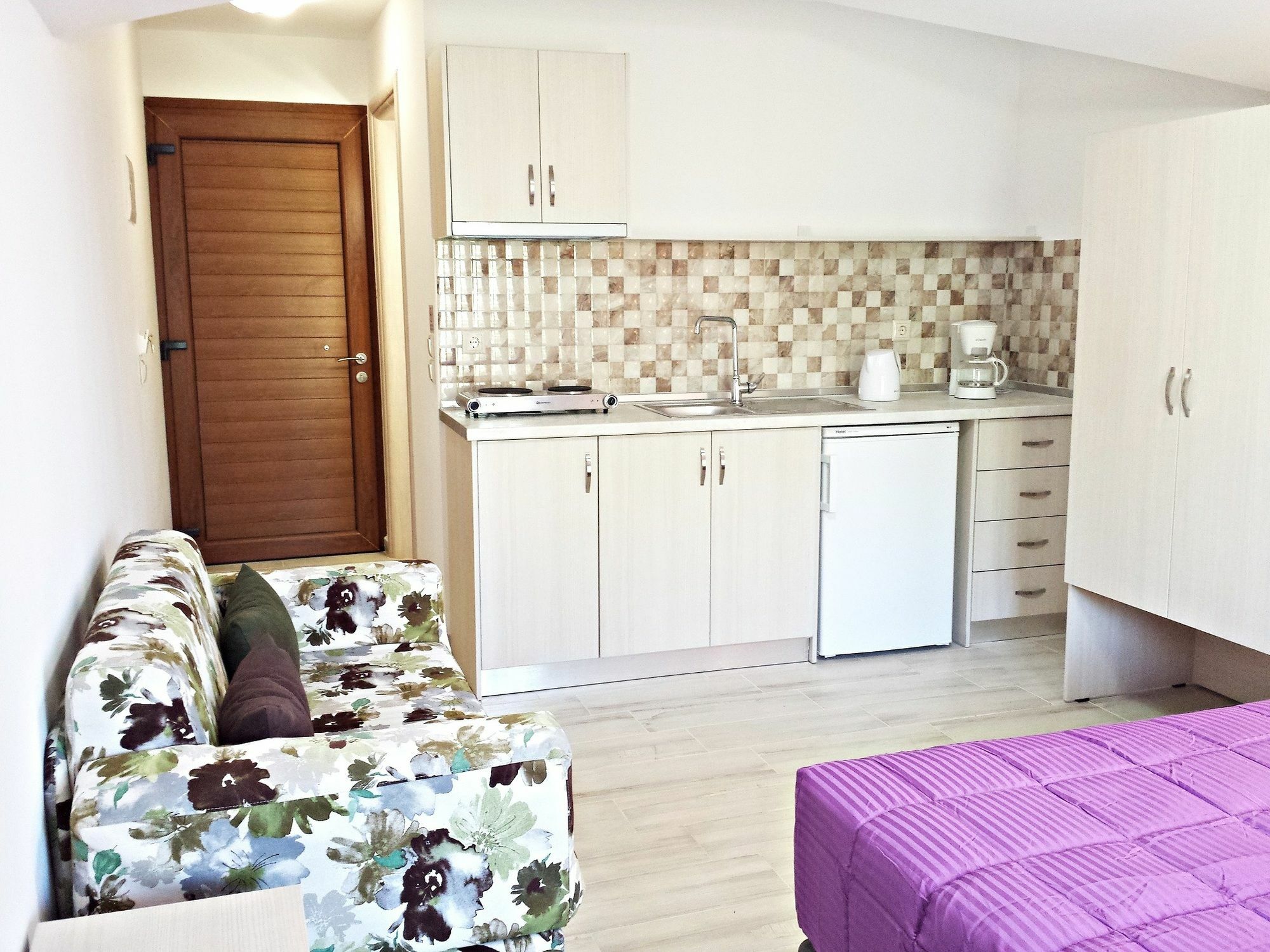Aparthotel Efrosini & 2*