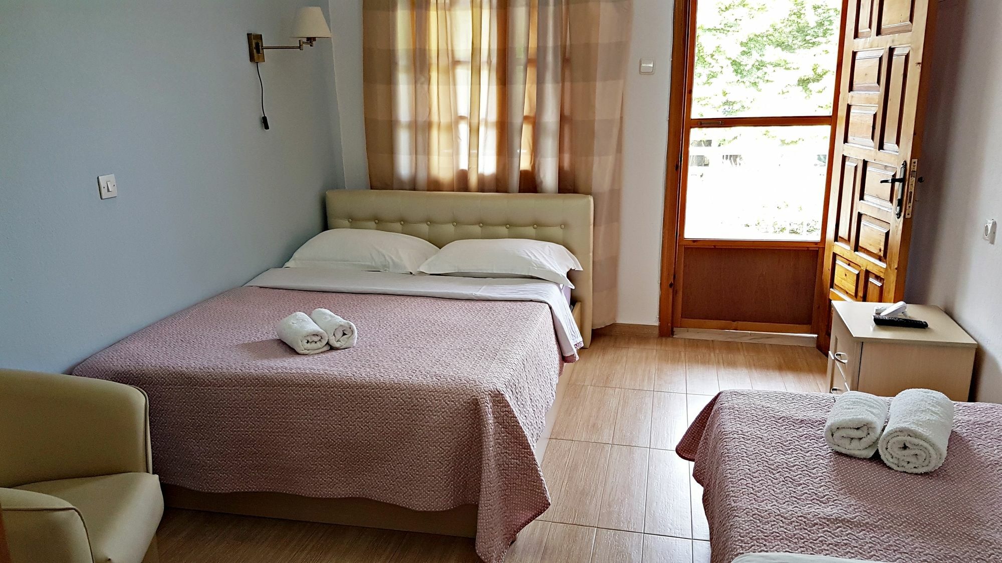 Aparthotel Efrosini & Paralia Panteleimonos