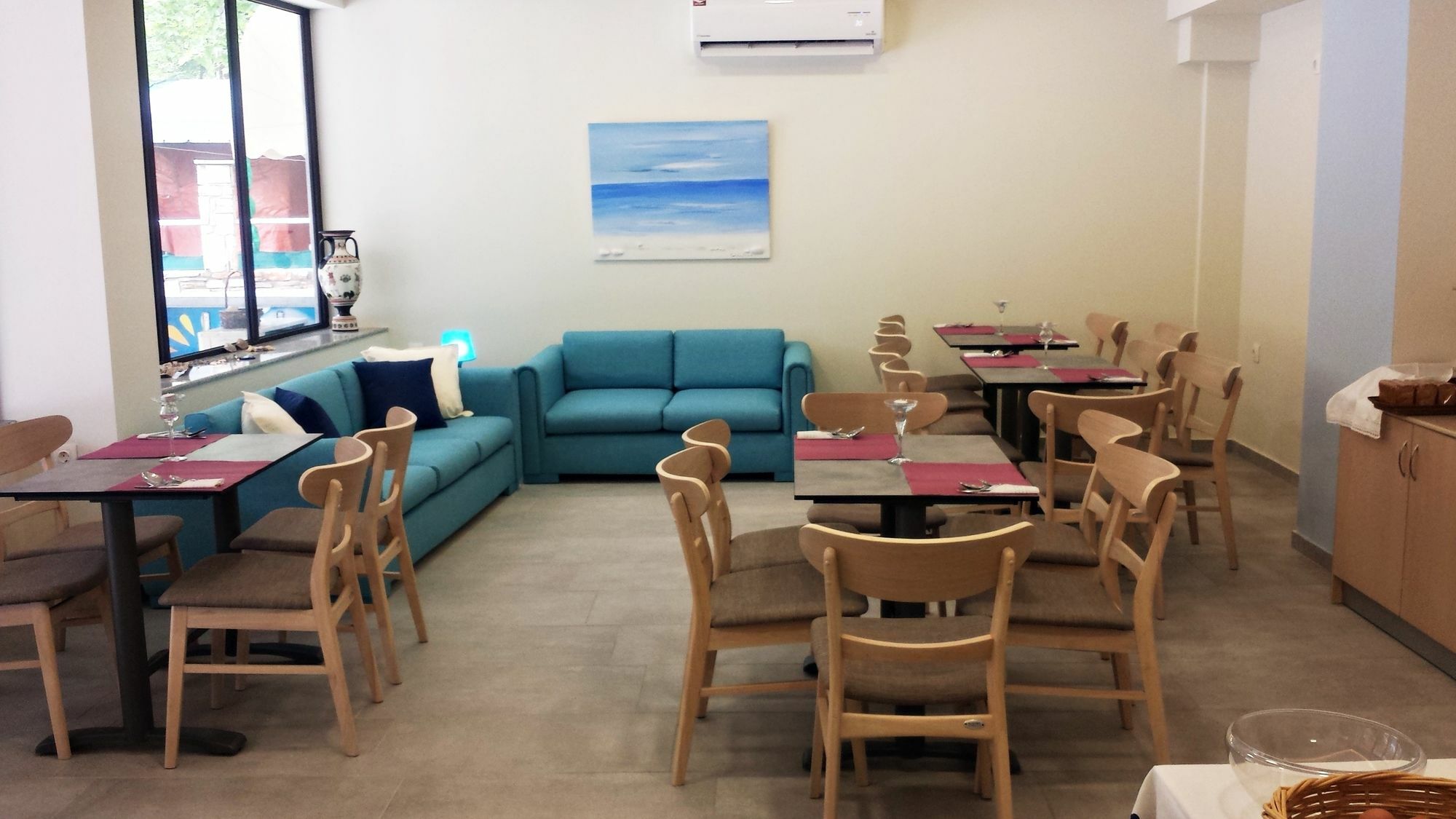 Efrosini & Aparthotel 2*