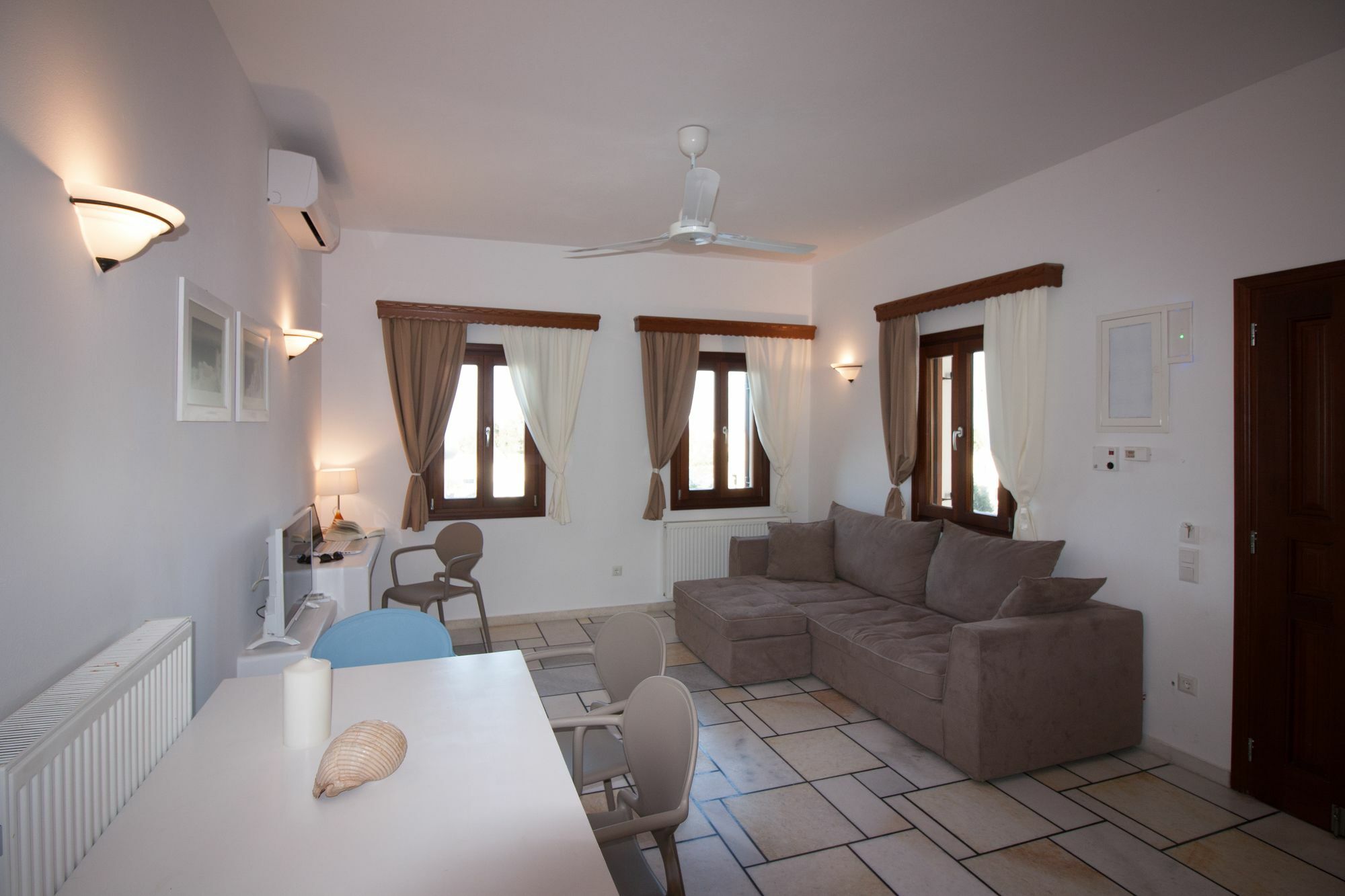 La Noi Houses