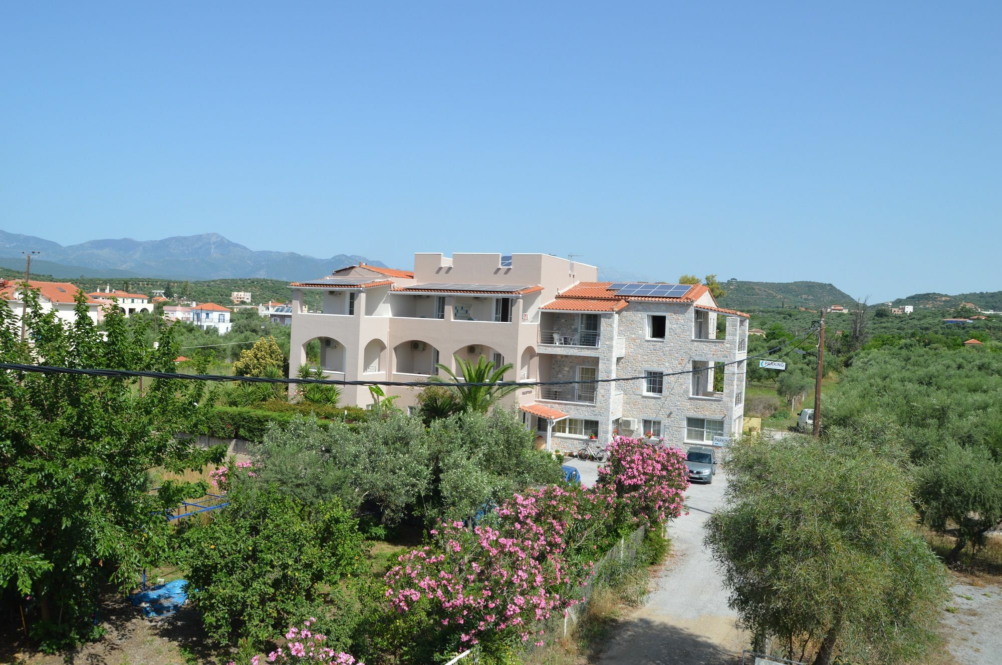 Diamond Aparthotel 3*