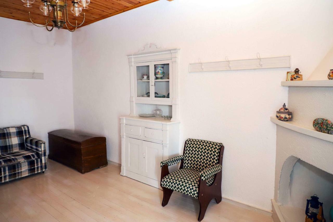 Ninas Country house Glossa