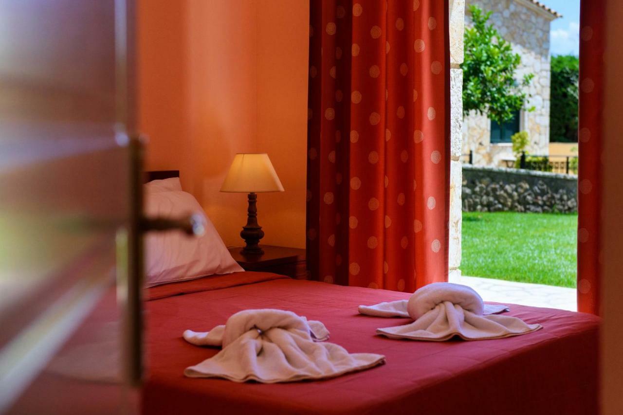 Luxury Lemonia With Private Pool Villa *