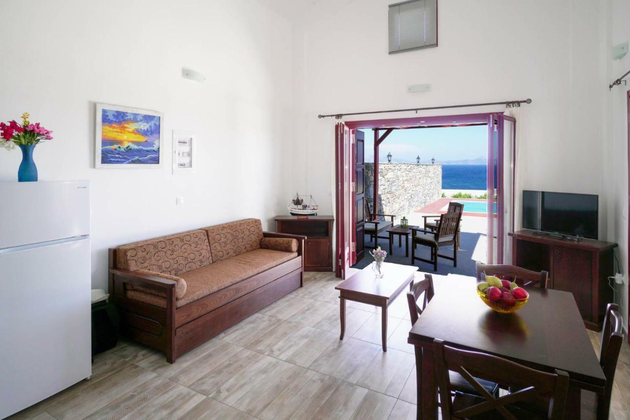 Anefanti Villa *