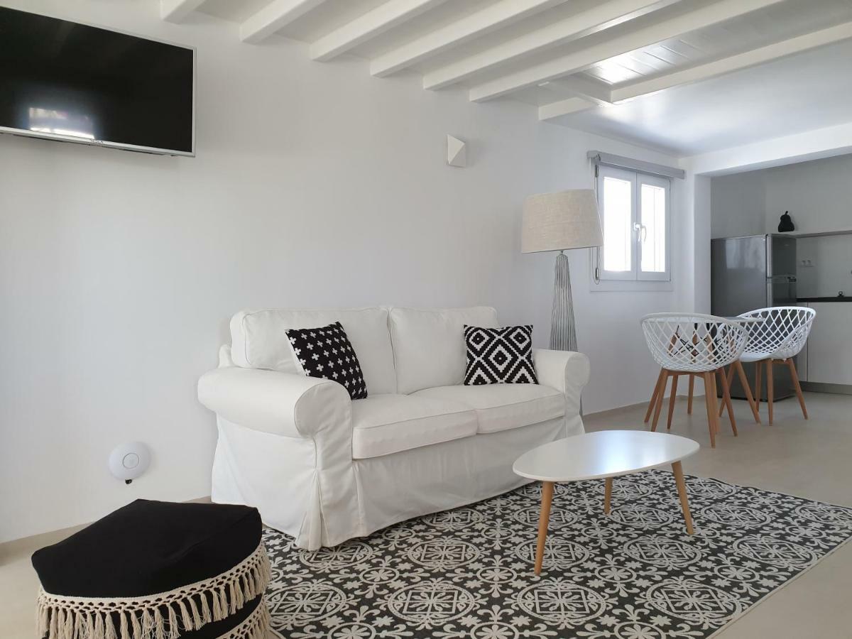 Bellou * Mykonos Town
