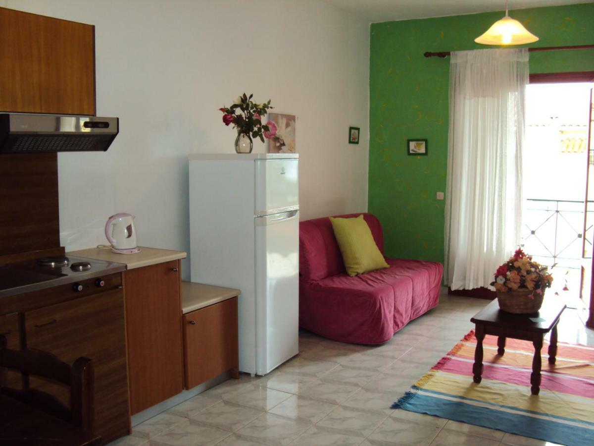Thodora Aparthotel 3*