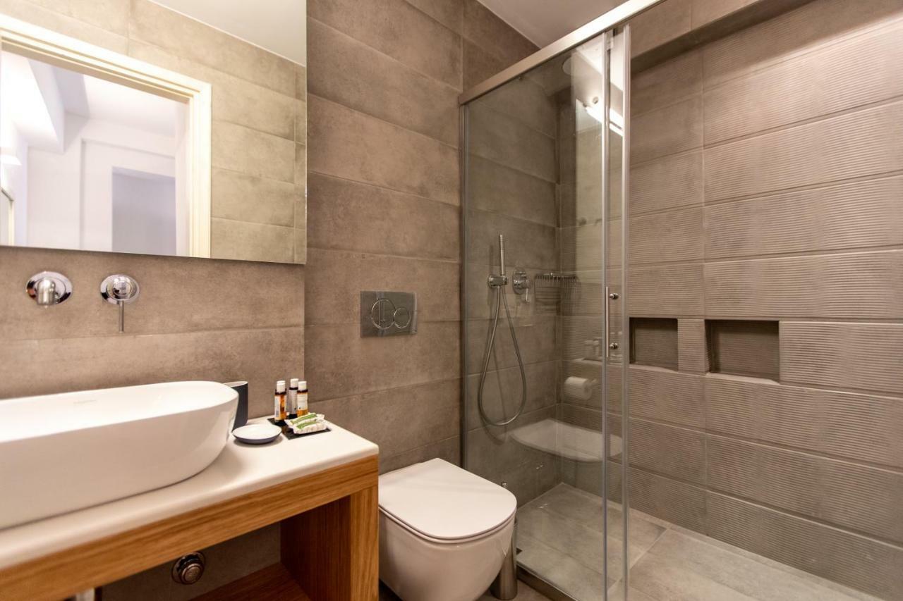 Iris Aparthotel 3*