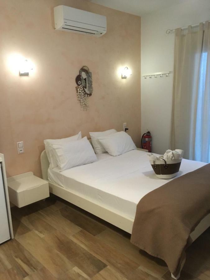 Studios Yalos Chorefton