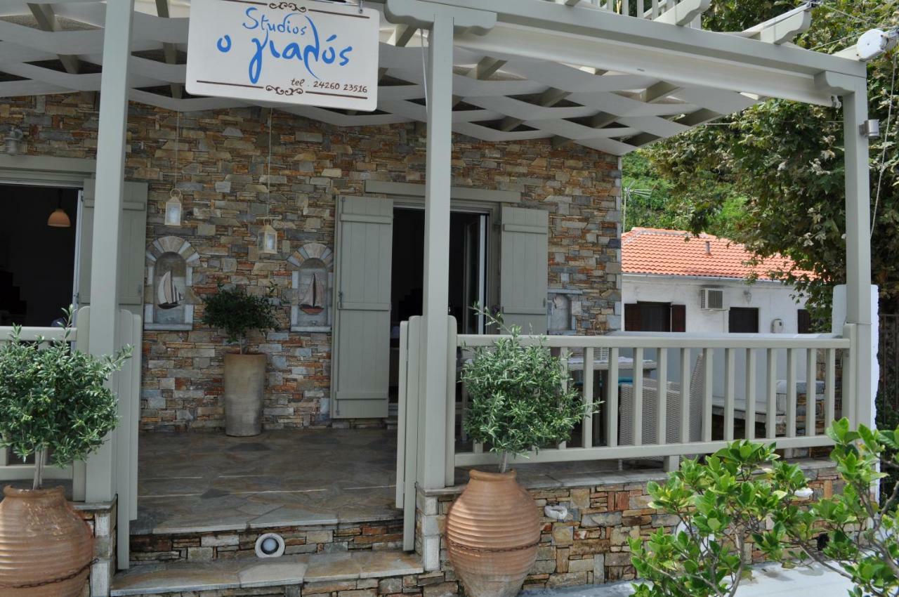 Apartment Studios Yalos